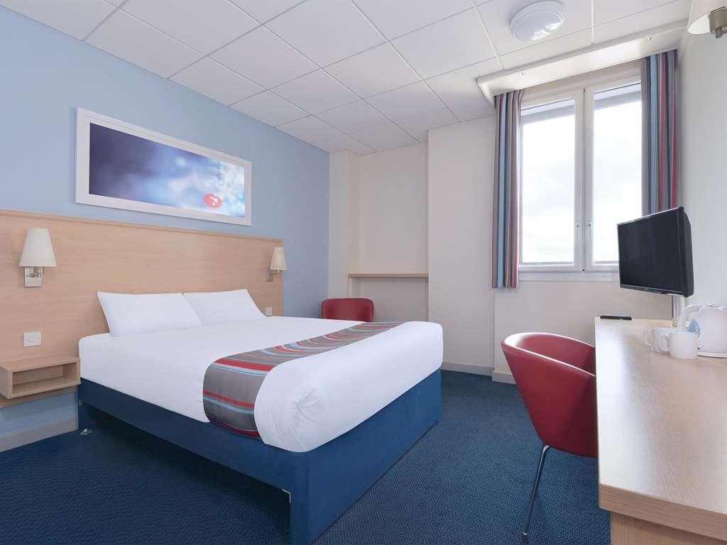 Travelodge Birmingham Dudley الغرفة الصورة
