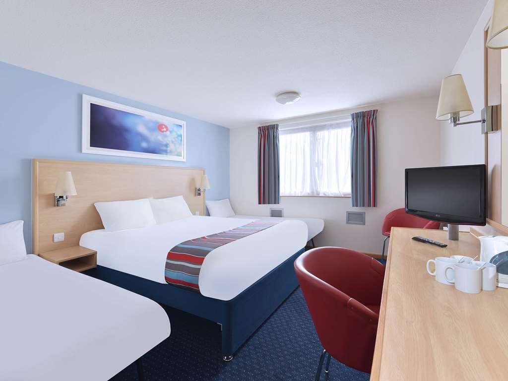 Travelodge Birmingham Dudley الغرفة الصورة