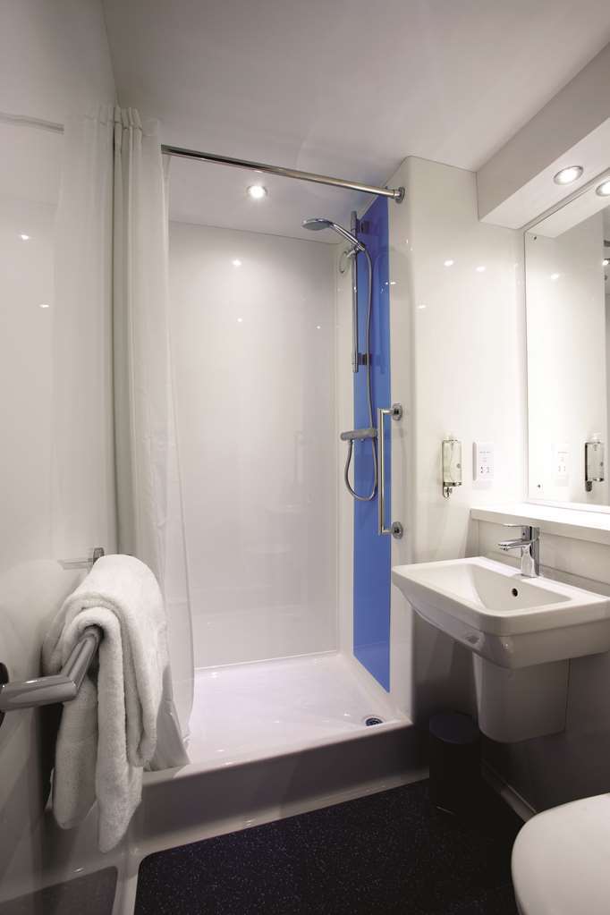 Travelodge Birmingham Dudley الغرفة الصورة