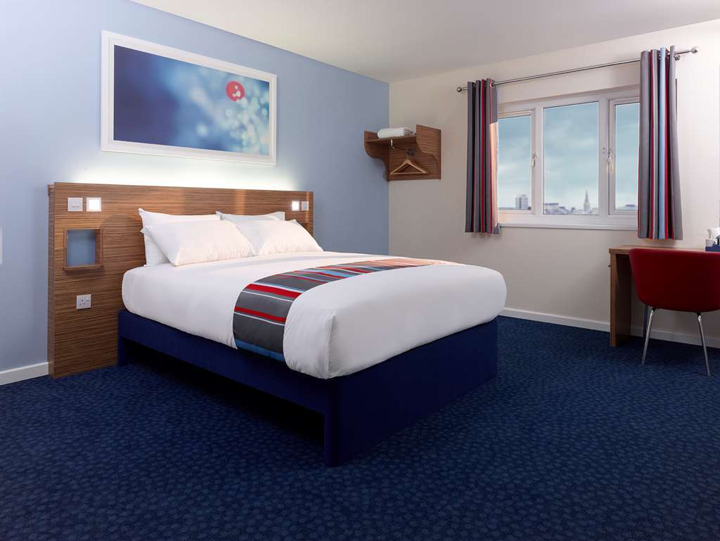 Travelodge Birmingham Dudley الغرفة الصورة